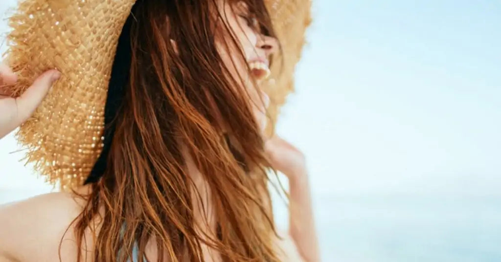 Comment prendre soin de ses cheveux après l’été : réparer et réhydrater en douceur