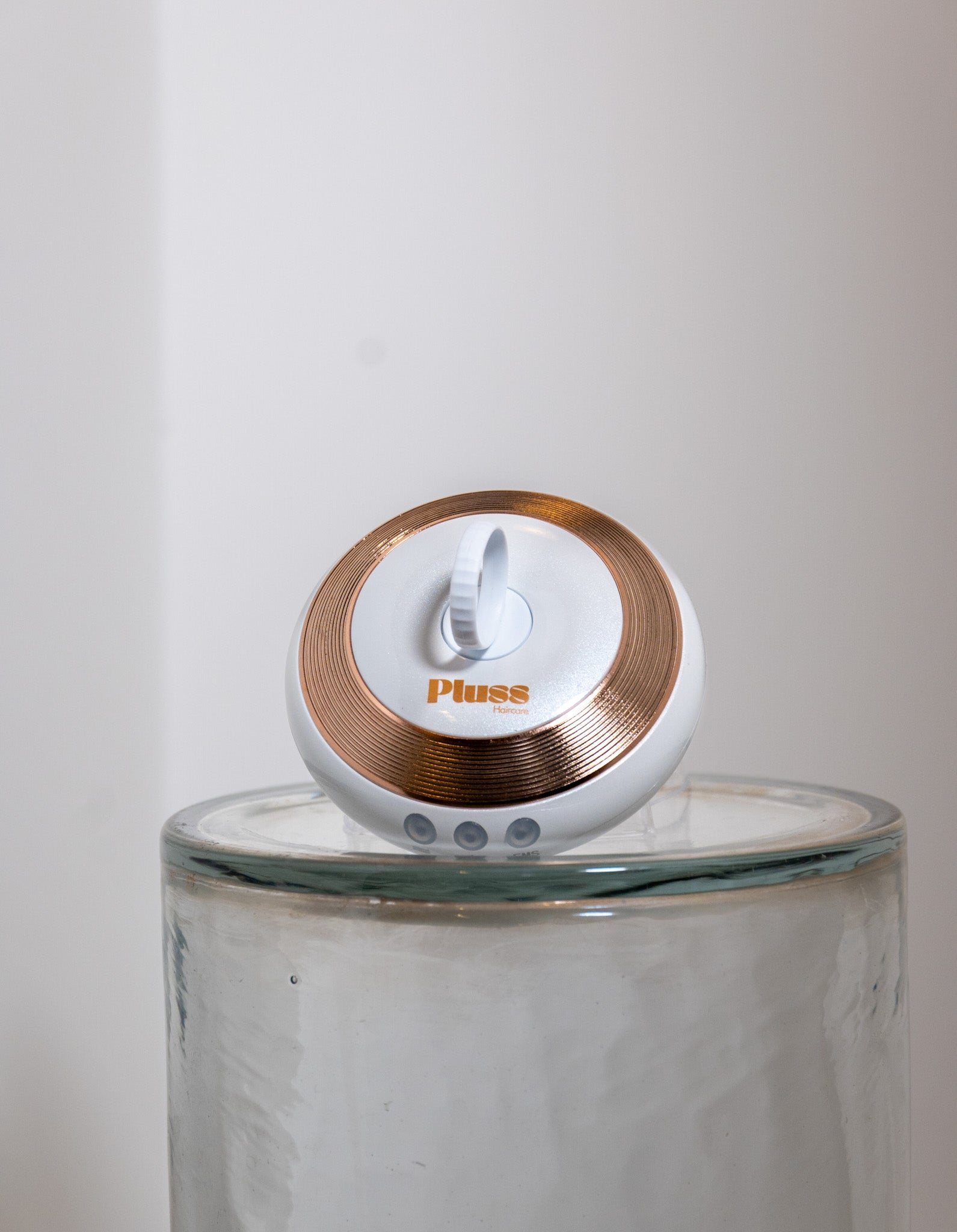 PLUSS Brosse EVO 5 en 1 antichute de cheveux : sérum, massage, LED, infrarouge, EMS